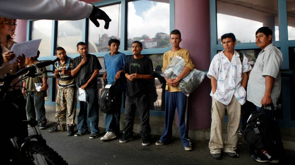 925,000 Illegals “Ignore Deportation”