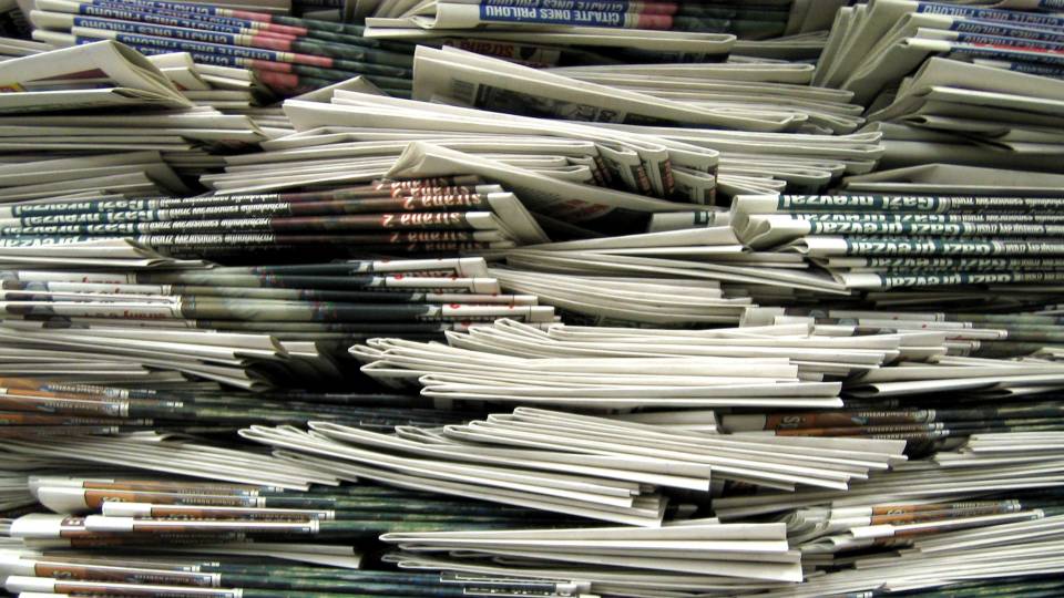 Corrupt Mainstream Newspapers Avoid Trump, Endorse Hillary