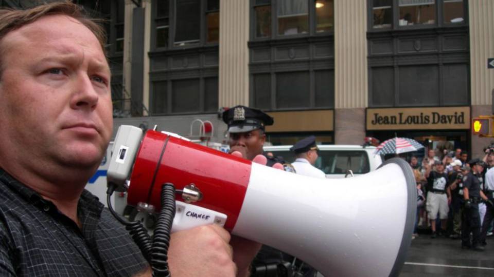 Jews Upset After Alex Jones Says 'Jewish Mafia' Runs America