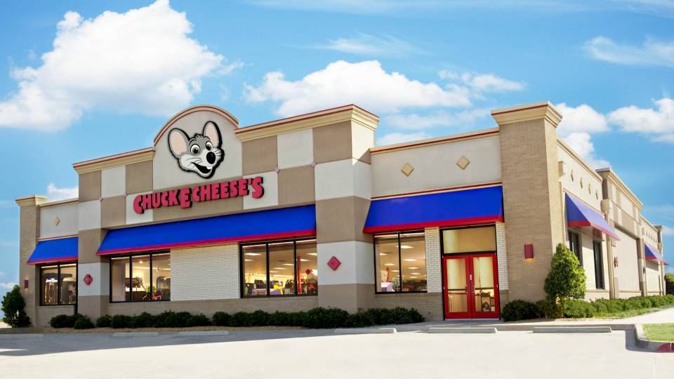 Five Hispanics Arrested After Assaulting Police at Chuck E. Cheese