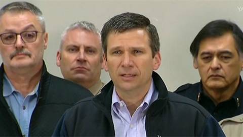 Oregon: Feds set up checkpoints, seal off refuge after violence