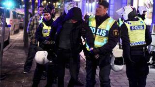 Police Attack Patriots in Stockholm
