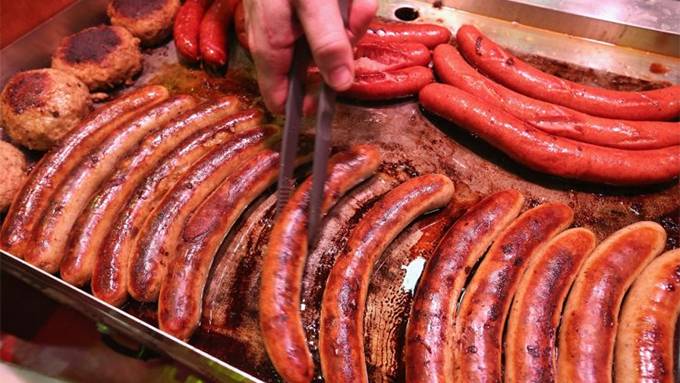 Germany: Traditional sausages banned in public canteens out of respect to Muslims, claims Merkel ally