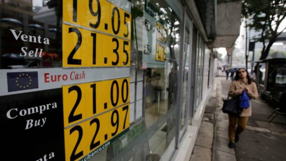 Remittances to Mexico Jump by Most in 10 Years After Trump Win