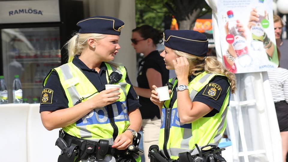 Street Microphones to Help Swedish Police Hear Shots and Screams Amid Record-High Crime