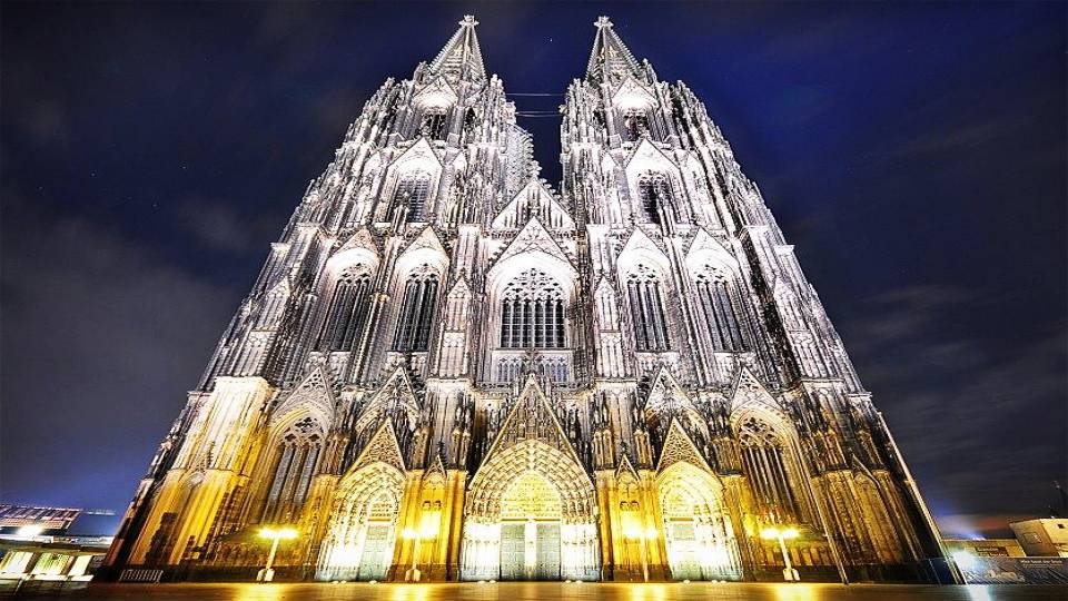 Cologne to Distribute ‘Tolerance’ Wristbands to Combat New Year’s Eve Sex Attacks