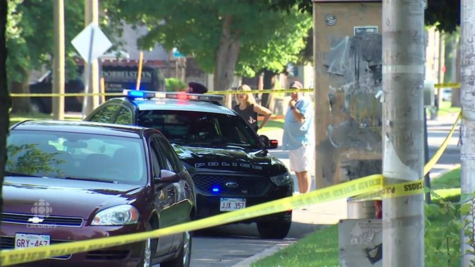 2 Police Officers Among 4 Dead After Shooting in Canadian City