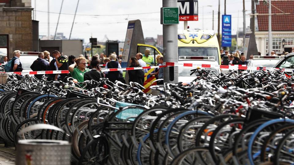 Police Shoot Knife Attacker After Two People Are Stabbed at Amsterdam Railway Station