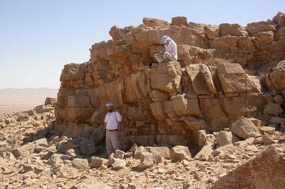 Mysterious Structures Found in Syrian Desert - Older Than The Pyramids?