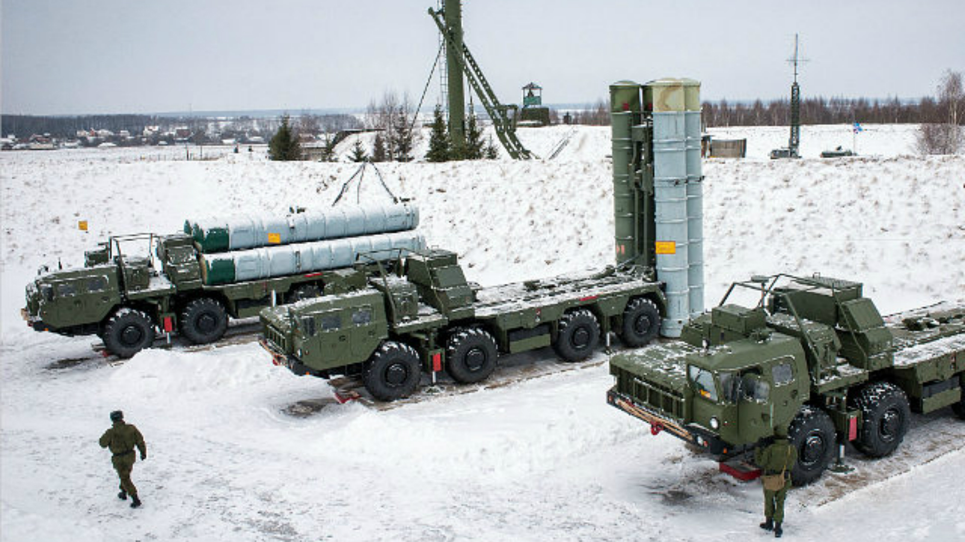 Anti-Aircraft Missiles Deployed Around Moscow as U.S. Troops Arrive in ...