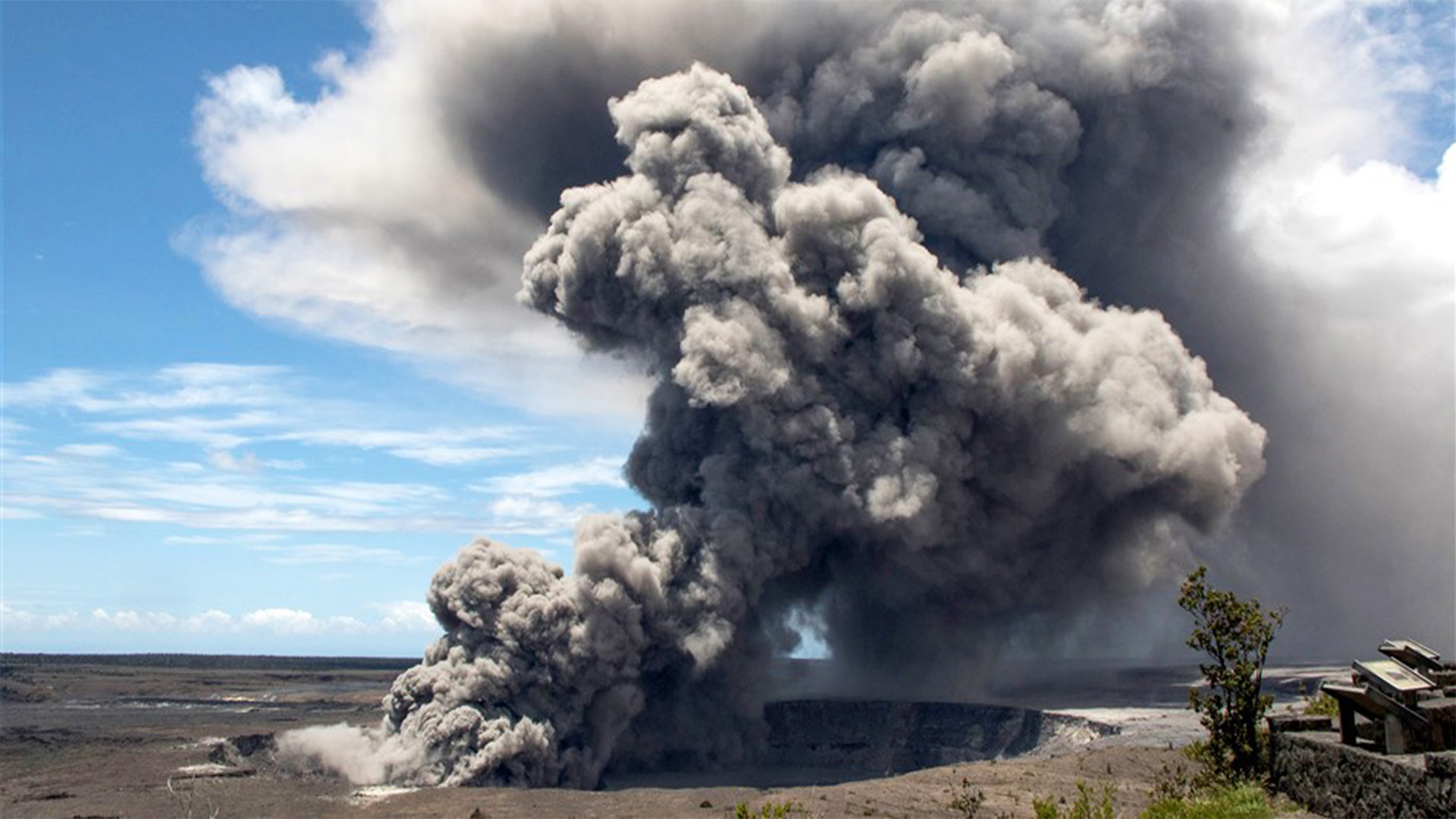  Explosive  Eruption  at Kilauea Summit Sends Ash 30 000 Feet 